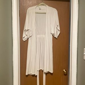 Barefoot Dreams short sleeve jersey robe. Never worn.